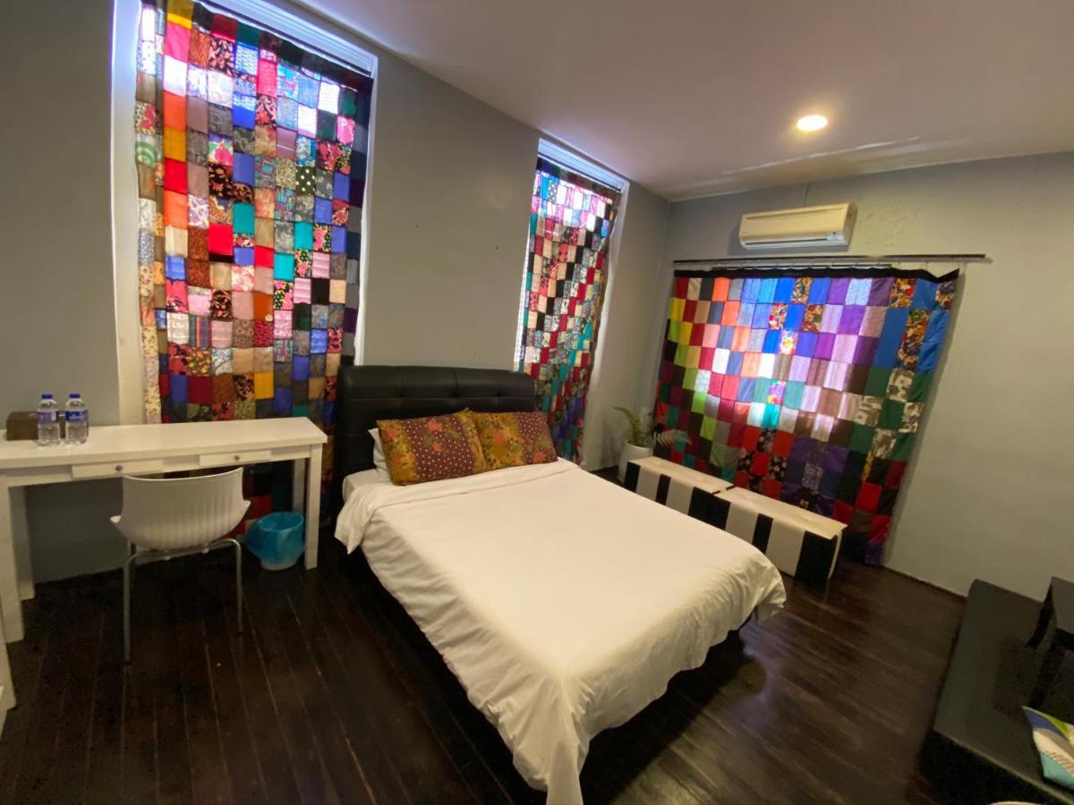 Nancii Guesthouse ملقا المظهر الخارجي الصورة