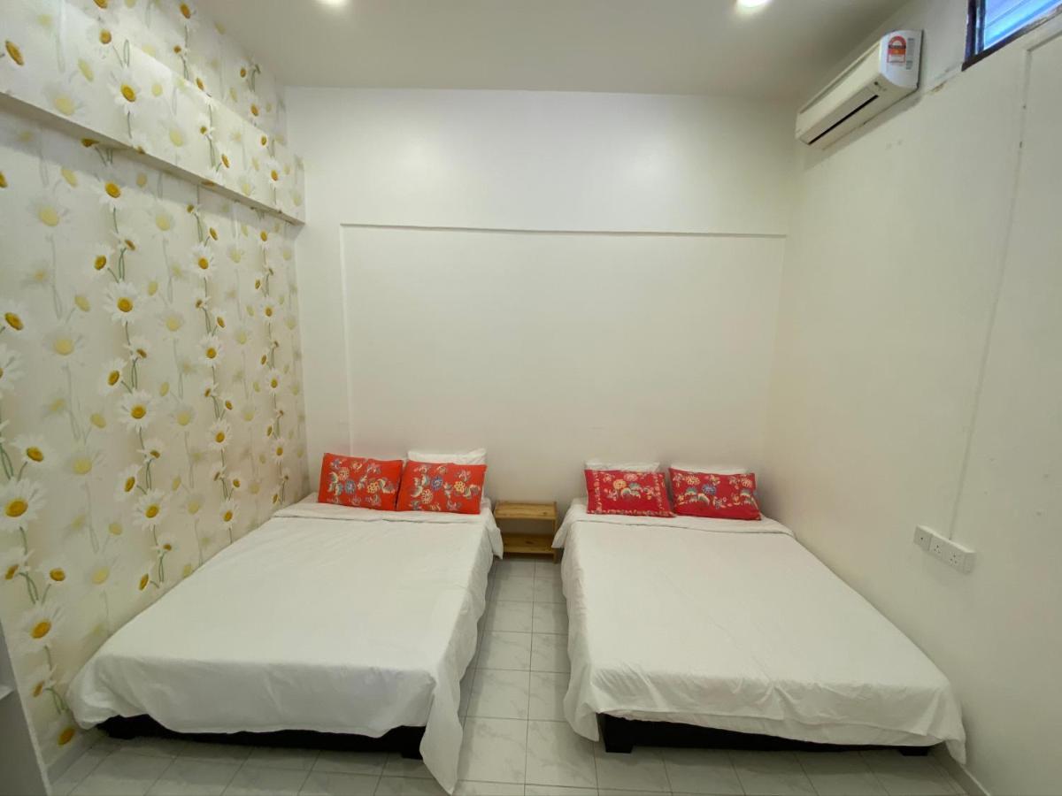 Nancii Guesthouse ملقا المظهر الخارجي الصورة