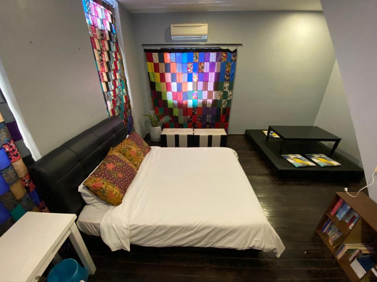 Nancii Guesthouse ملقا المظهر الخارجي الصورة