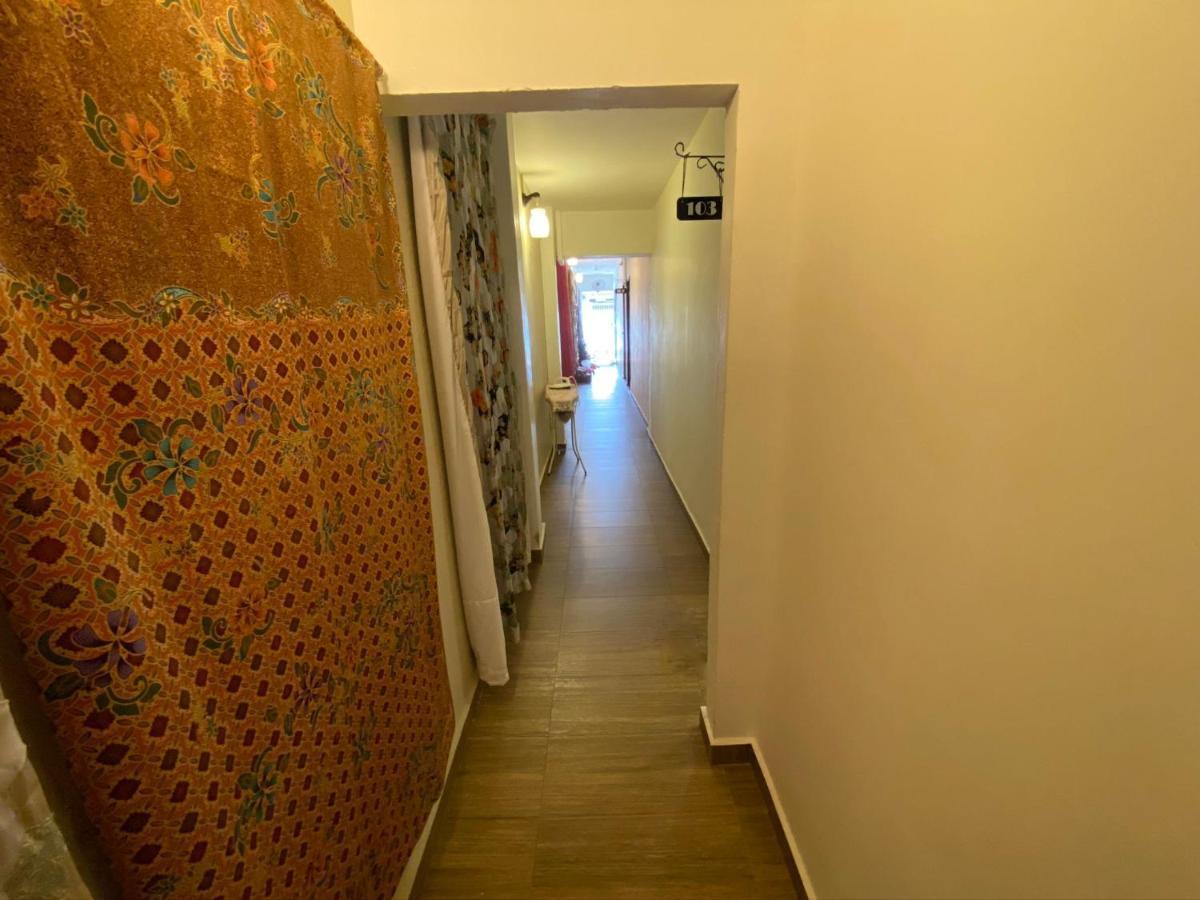 Nancii Guesthouse ملقا المظهر الخارجي الصورة