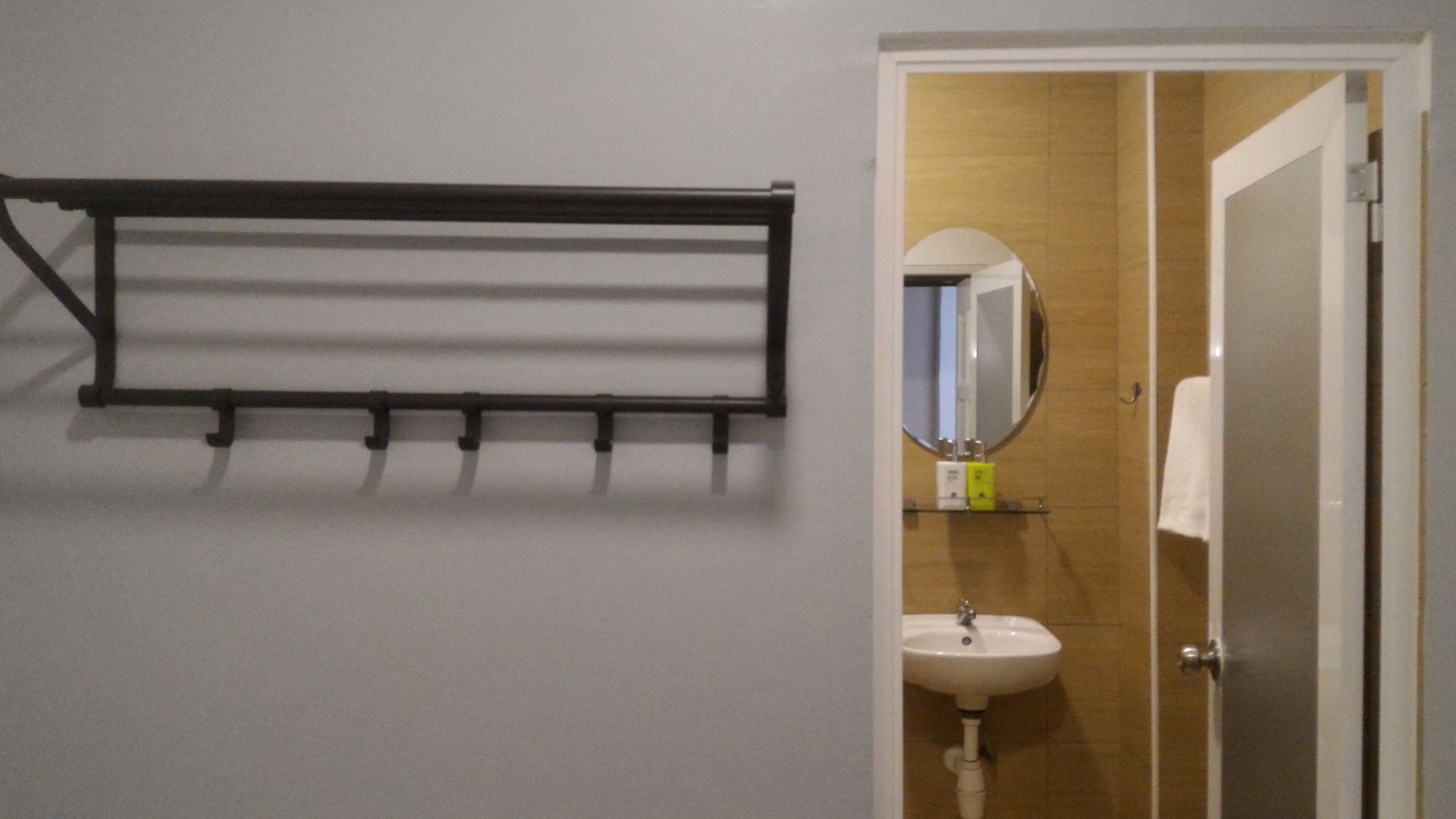 Nancii Guesthouse ملقا المظهر الخارجي الصورة