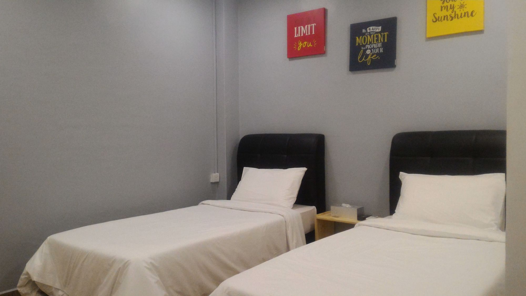 Nancii Guesthouse ملقا المظهر الخارجي الصورة